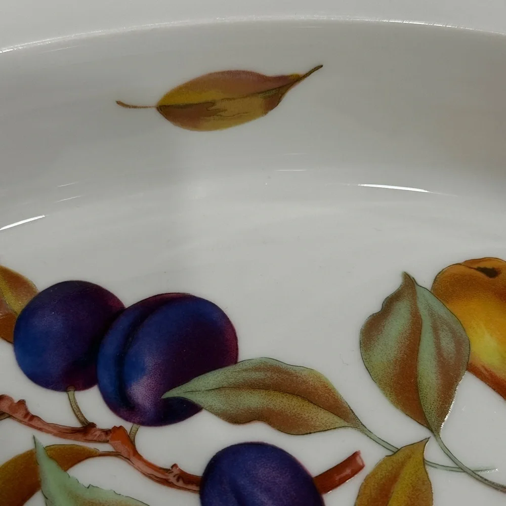 Royal Worcester 1986 Evesham Vale Green‎ 11.25”Oval Baker Serve Dish Fruit Peach